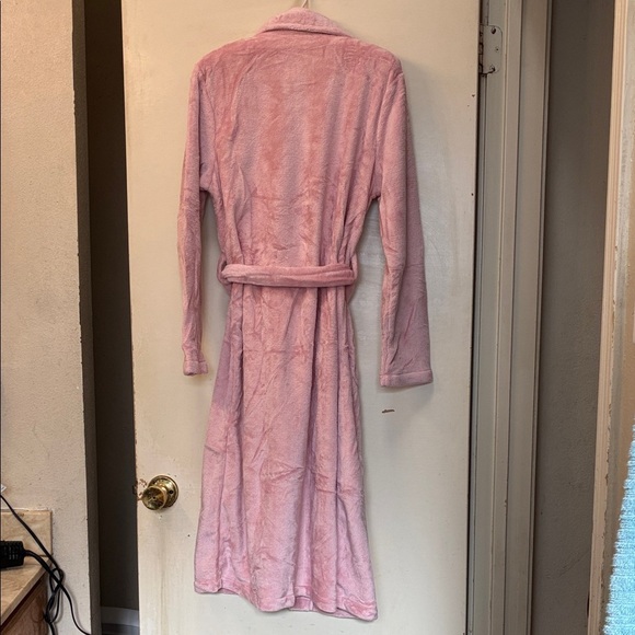 NWOT Cozy Pink Plush Bathrobe size small - Picture 4 of 6